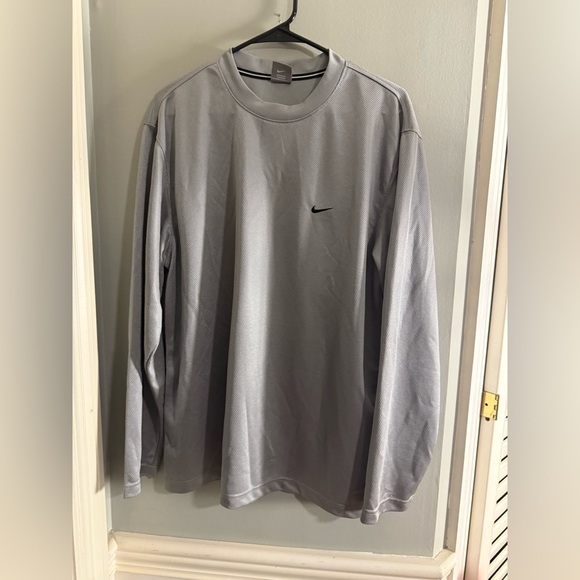 Nike Gray Long Sleeve Tee Classic Design - Picture 1 of 8